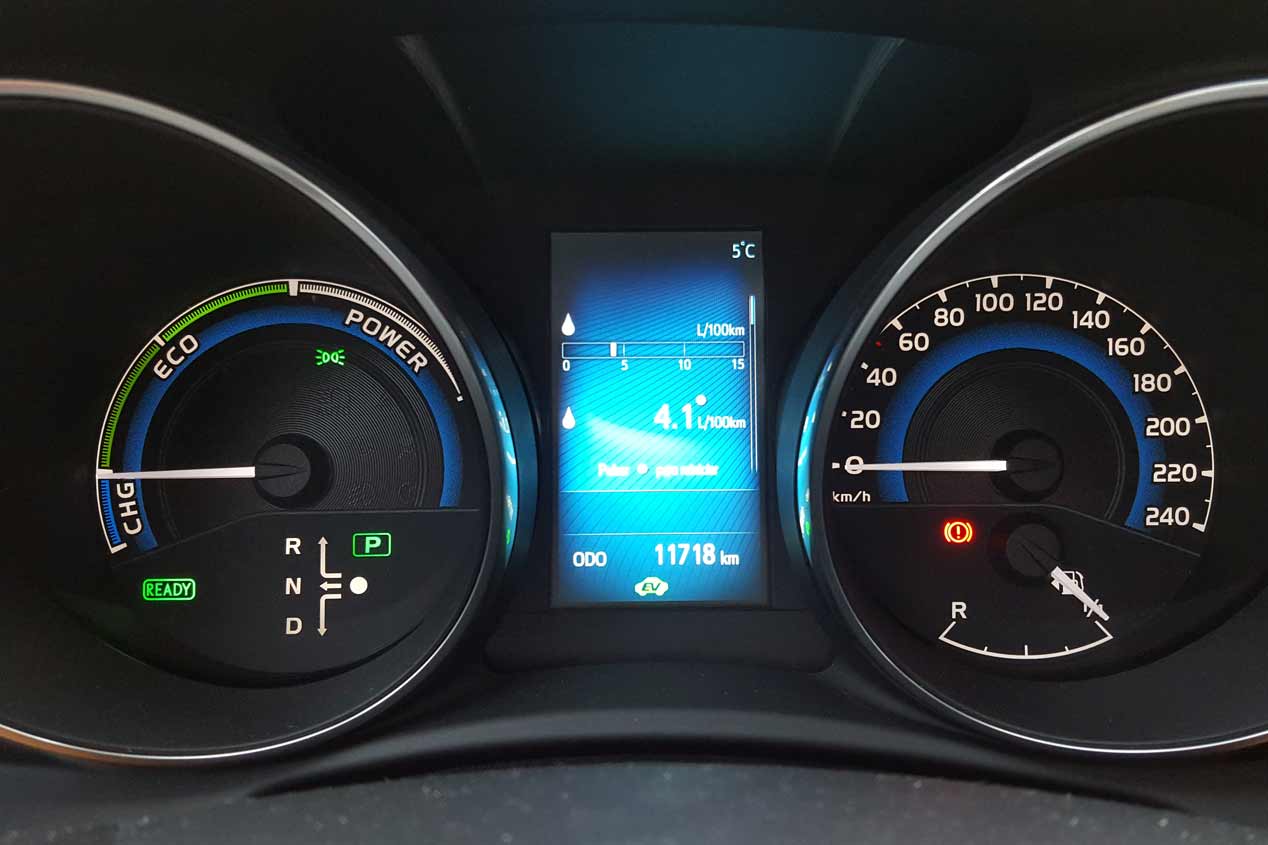 Toyota Auris Hybrid, acostúmbrate a pensar en verde