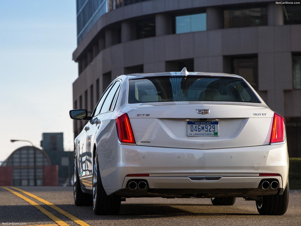 Cadillac CT6 2016, el lujo americano más deportivo