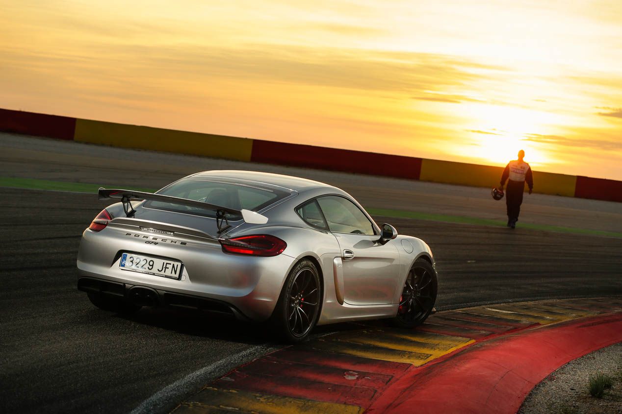 Porsche Cayman GT4
