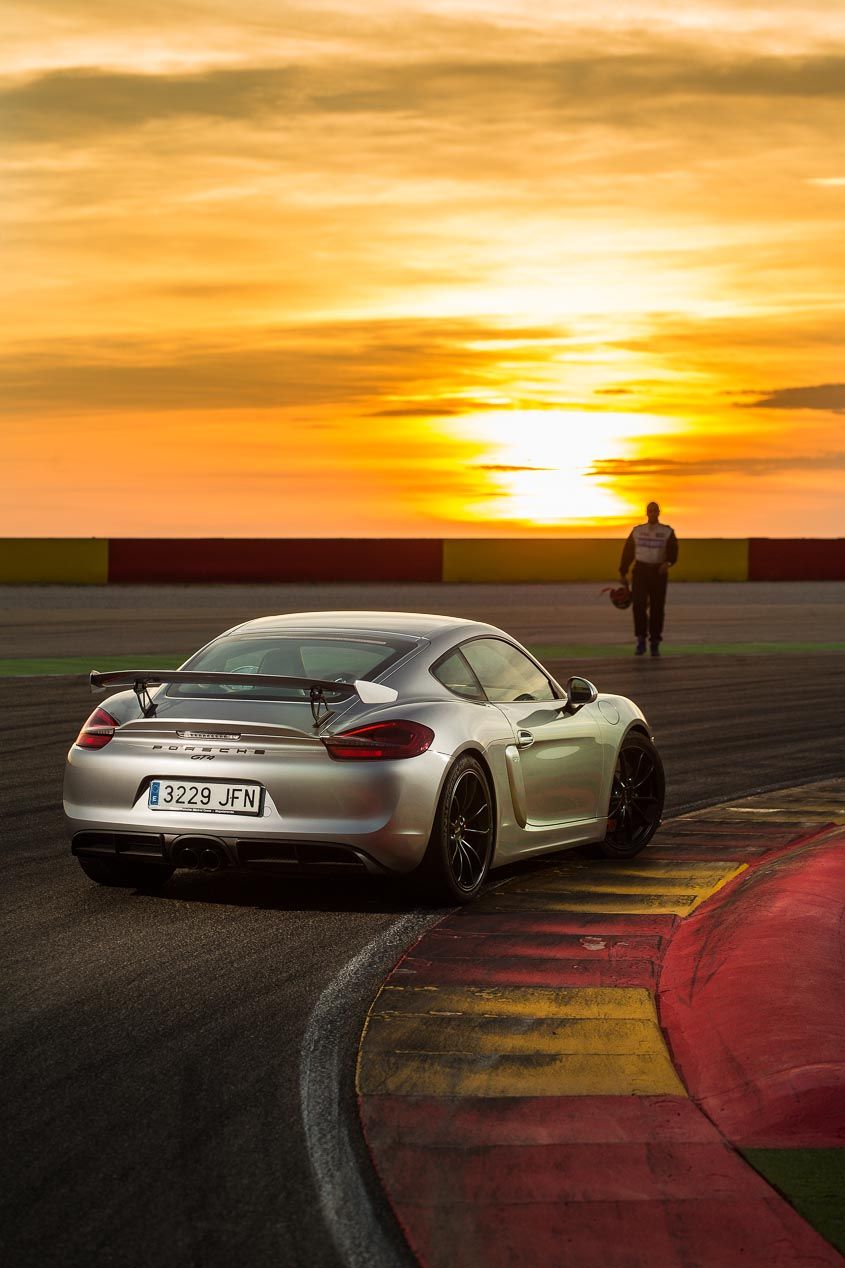 Porsche Cayman GT4
