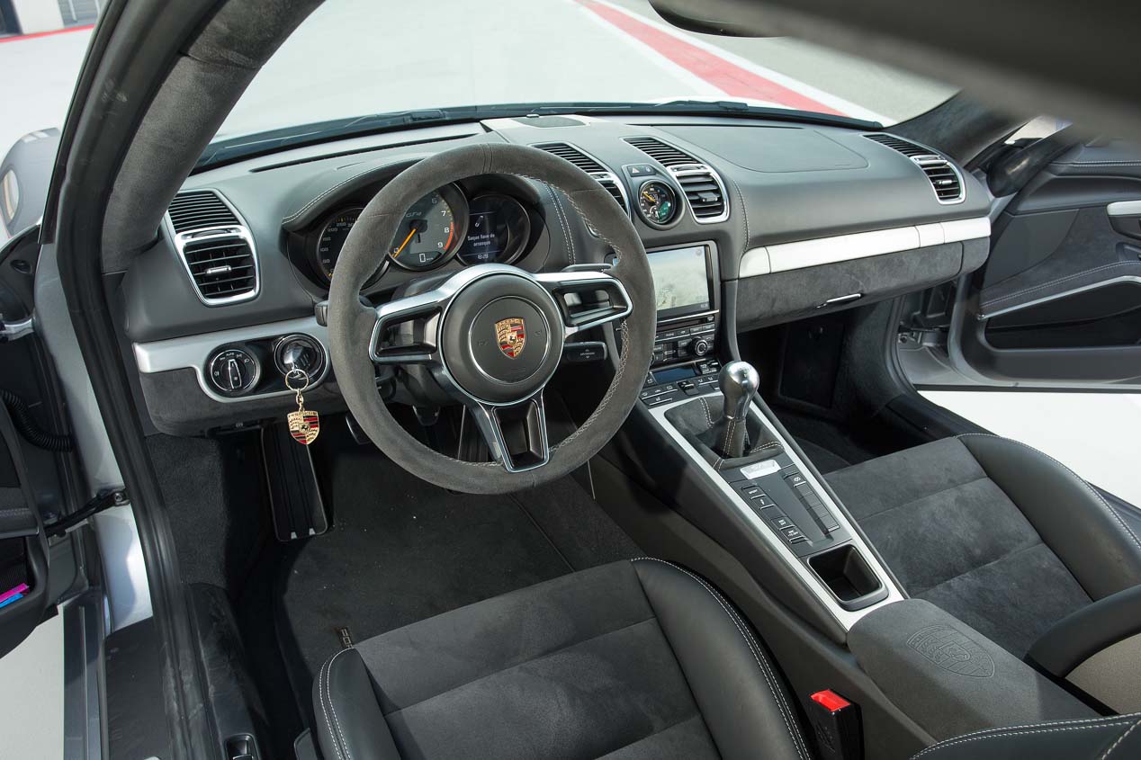 Porsche Cayman GT4