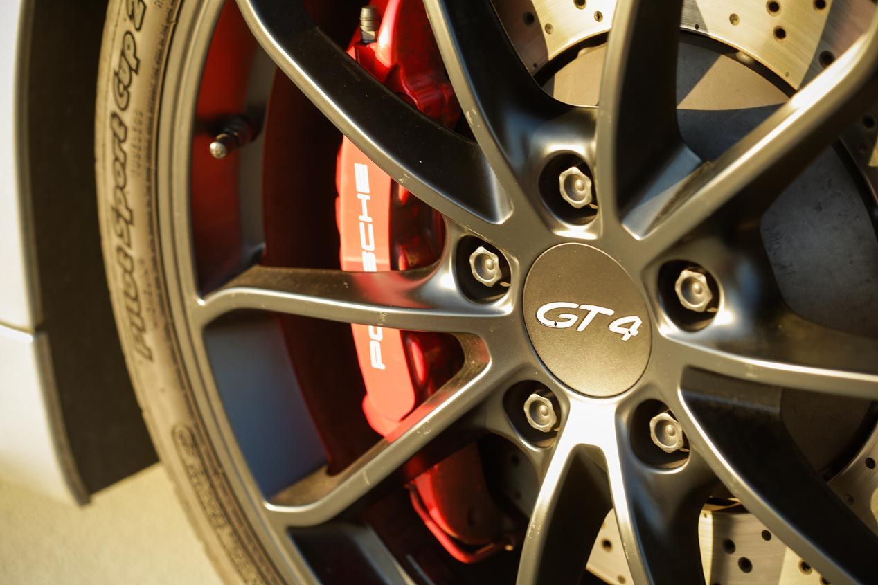 Porsche Cayman GT4