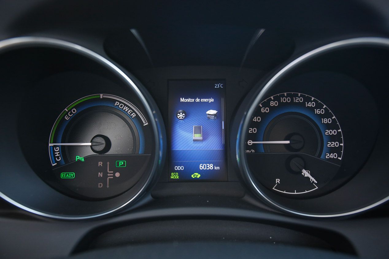 Ford Focus 1.5 TDCi/120, Peugeot 308 1.2 Pure Tech/130 y Toyota Auris Hybrid, ¿gasolina, Diésel o híbrido?