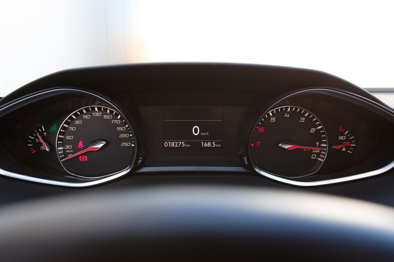 Ford Focus 1.5 TDCi/120, Peugeot 308 1.2 Pure Tech/130 y Toyota Auris Hybrid, ¿gasolina, Diésel o híbrido?