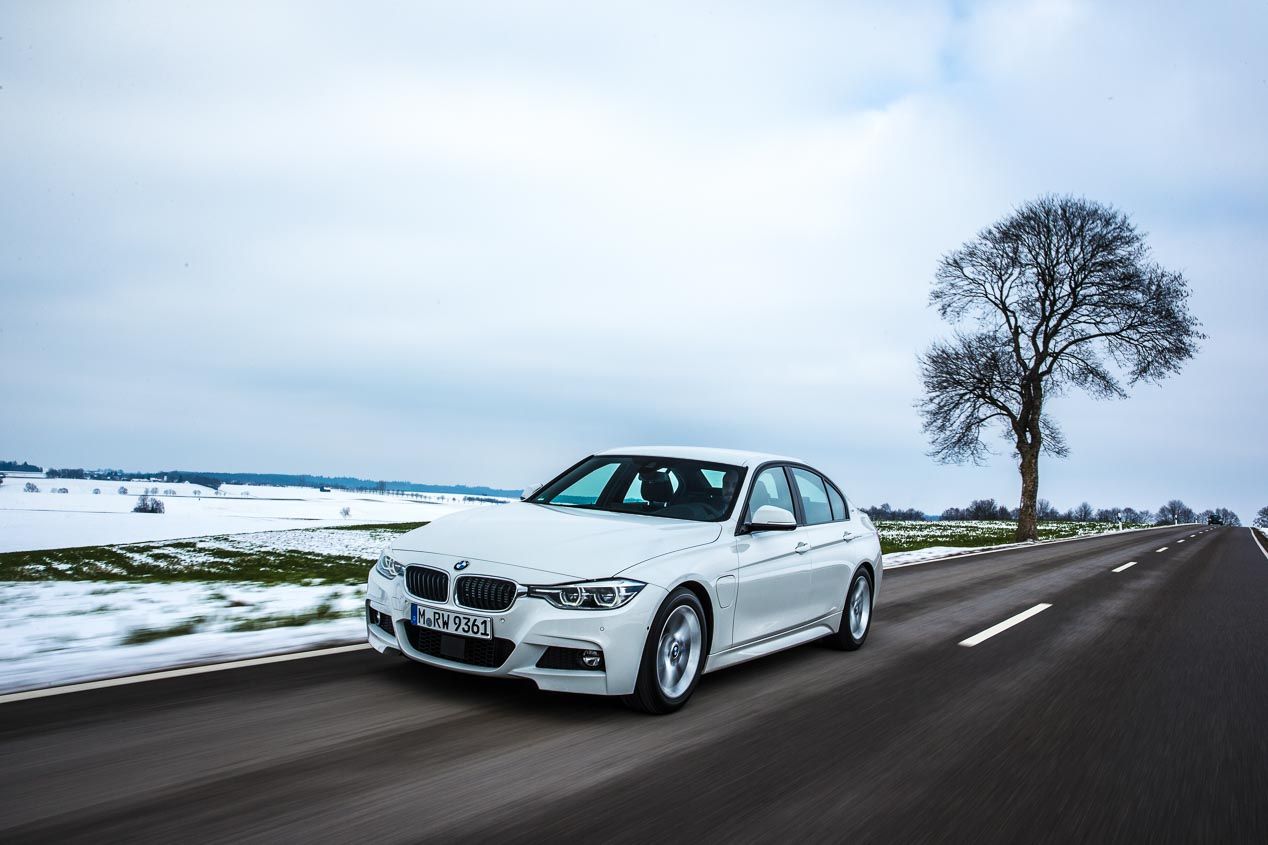 BMW 330e: el nuevo híbrido de la Serie 3 ahora con autonomía puramente eléctrica