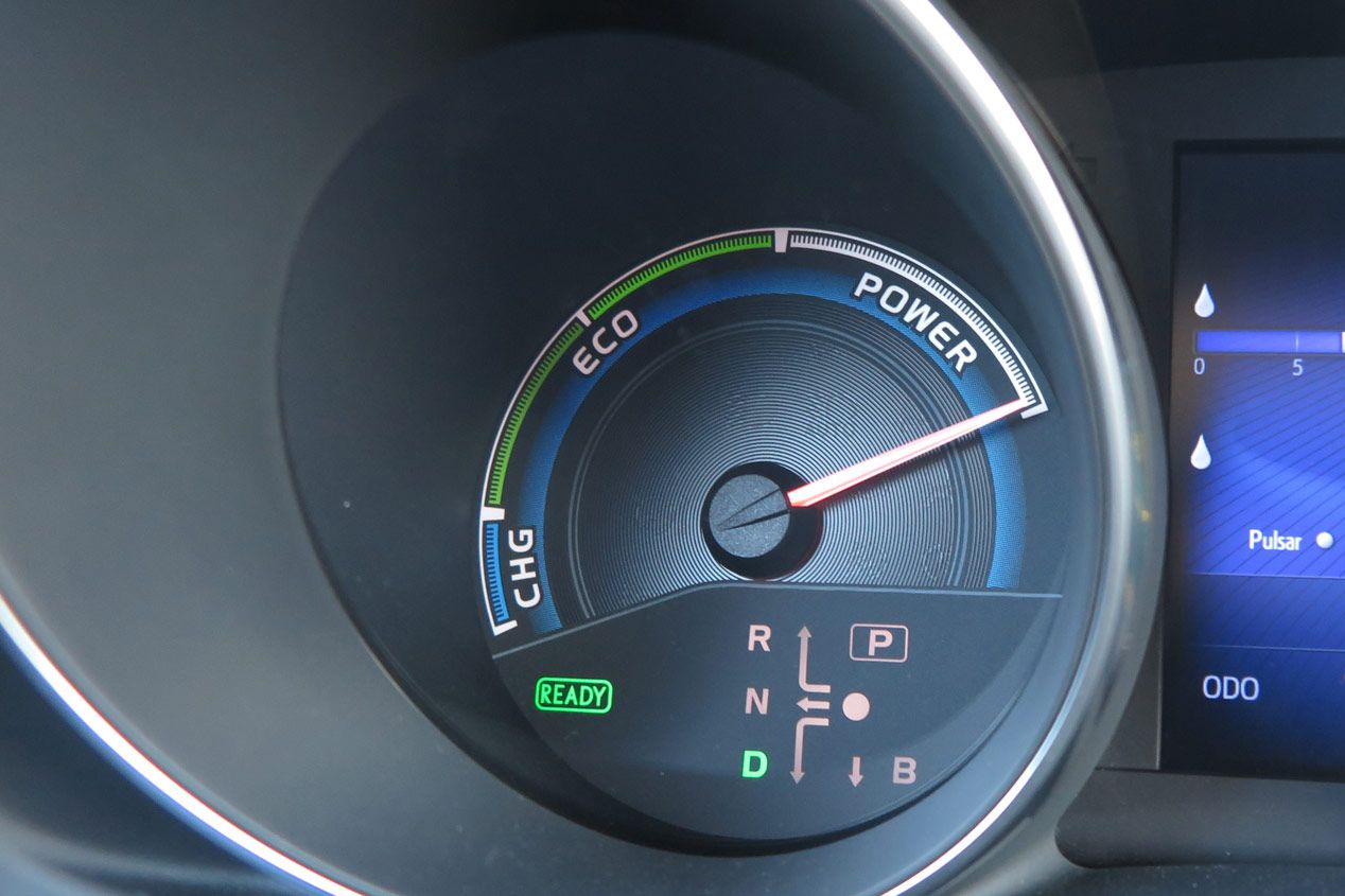 Cómo consumir menos con el Toyota Auris Hybrid
