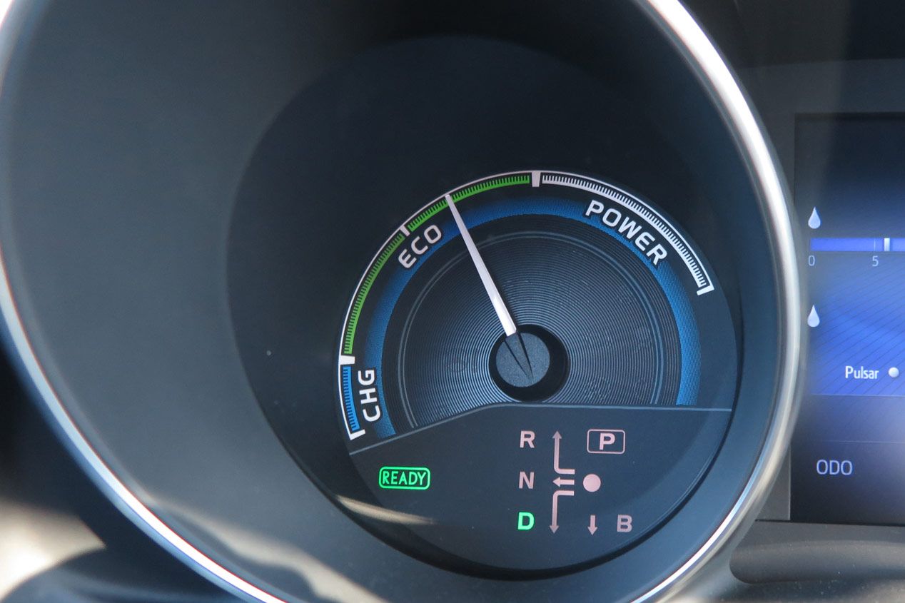 Cómo consumir menos con el Toyota Auris Hybrid