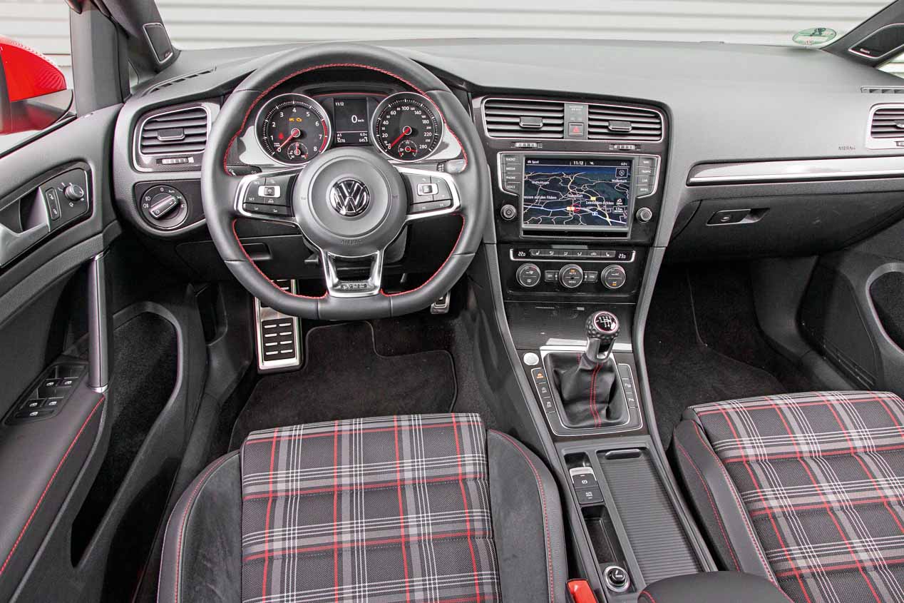 Mini Clubman Cooper S y Volkswagen Golf GTI, ¿qué deportivo es mejor?