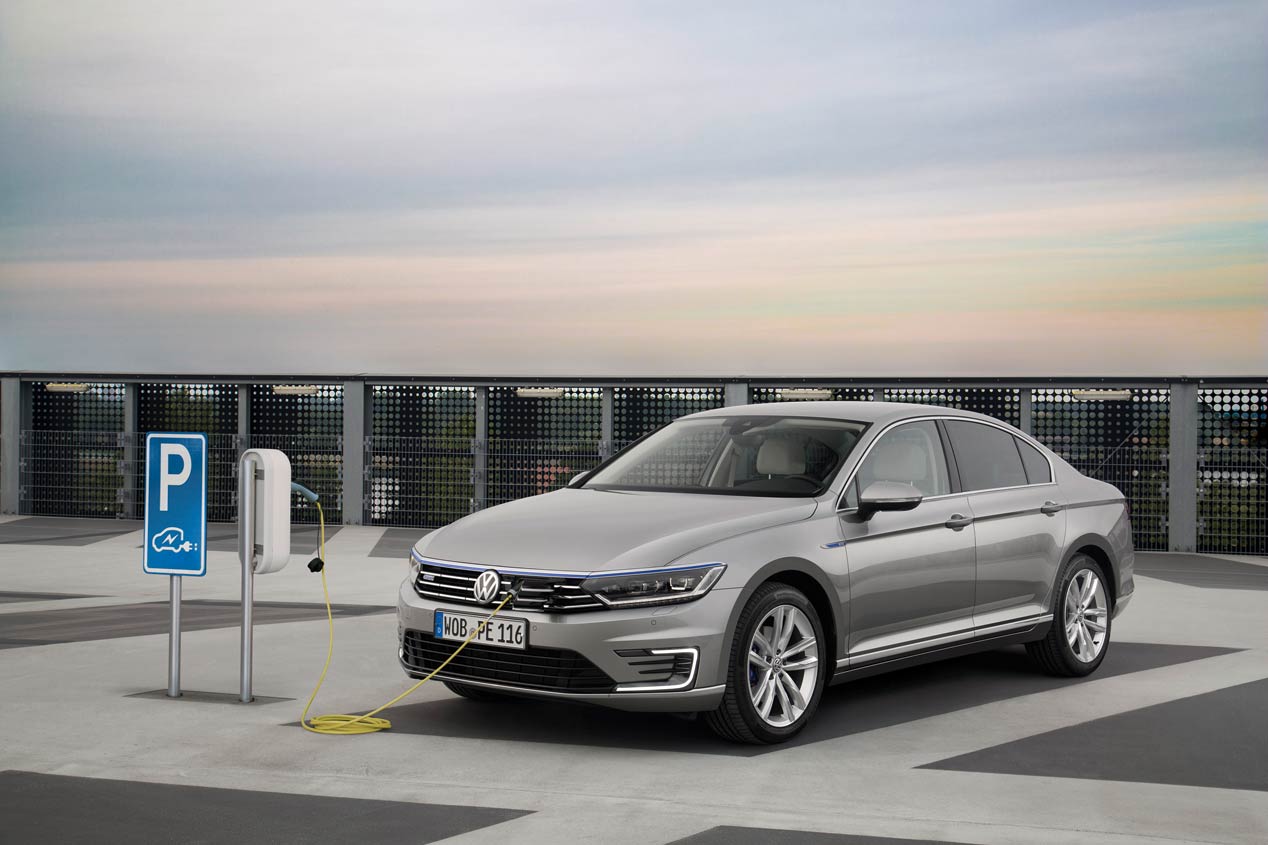 El Volkswagen Passat GTE híbrido enchufable, a la venta