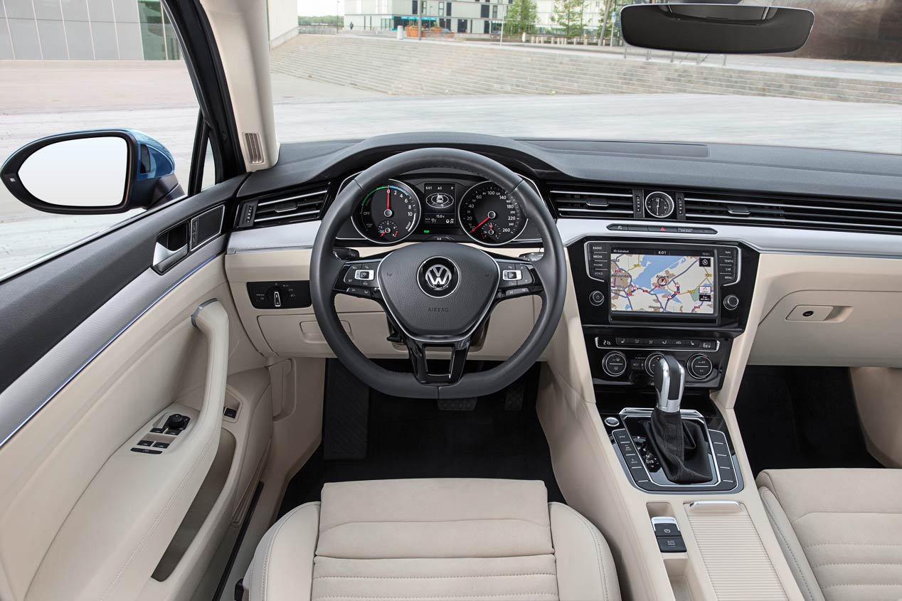 El Volkswagen Passat GTE híbrido enchufable, a la venta