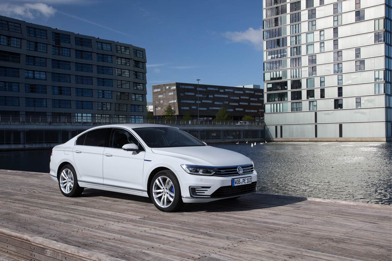 El Volkswagen Passat GTE híbrido enchufable, a la venta