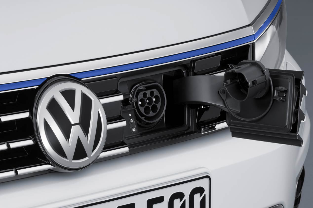 El Volkswagen Passat GTE híbrido enchufable, a la venta