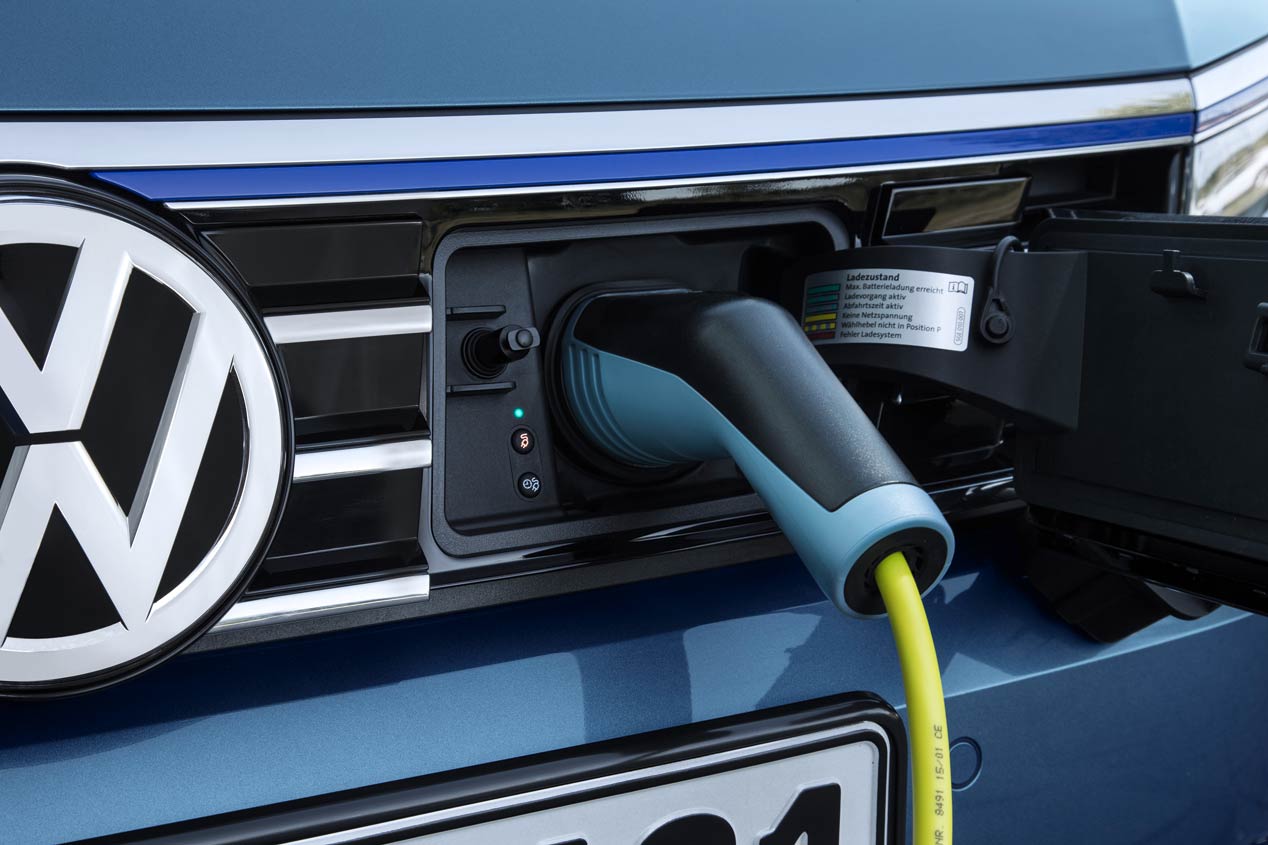 El Volkswagen Passat GTE híbrido enchufable, a la venta