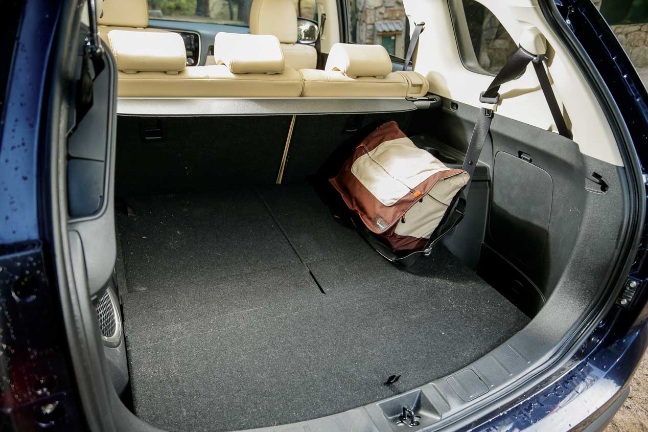 Mitsubishi Outlander 220 DI-D 4WD Aut. 7 plazas, prueba en imágenes
