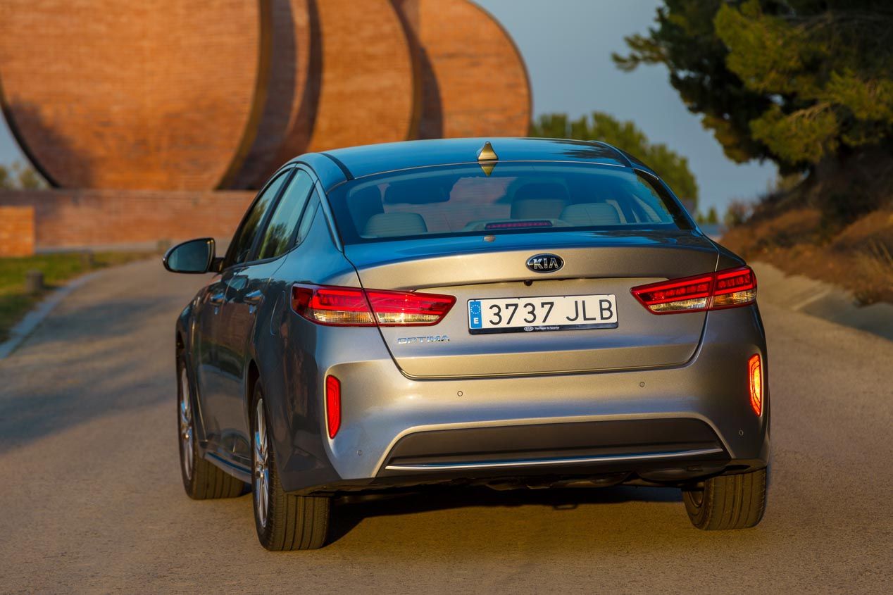 Kia Optima híbrido enchufable, listo para Europa