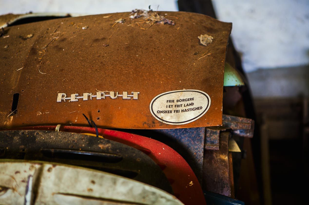 Encontrados coches clásicos Renault en granja danesa
