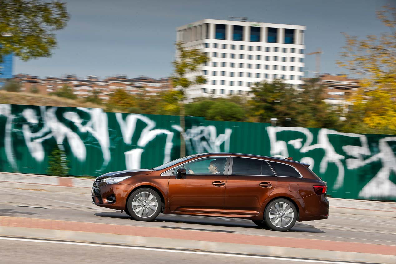 Comparativa Hyundai i40 CW y Toyota Avensis Touring Sports