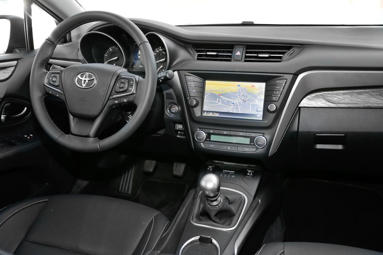 Comparativa Hyundai i40 CW y Toyota Avensis Touring Sports