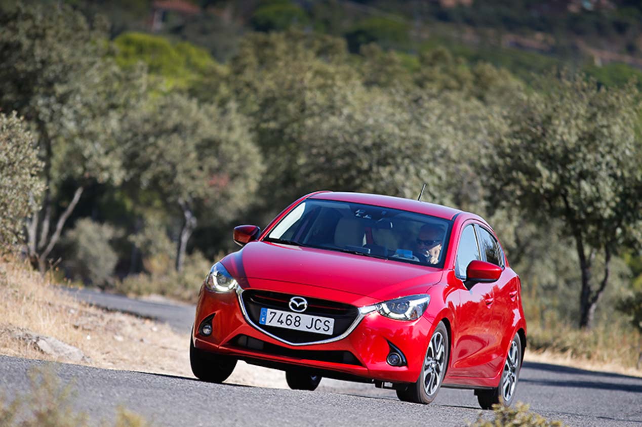 Mazda 2 y Peugeot 208, duelo de pequeños motores de gasolina