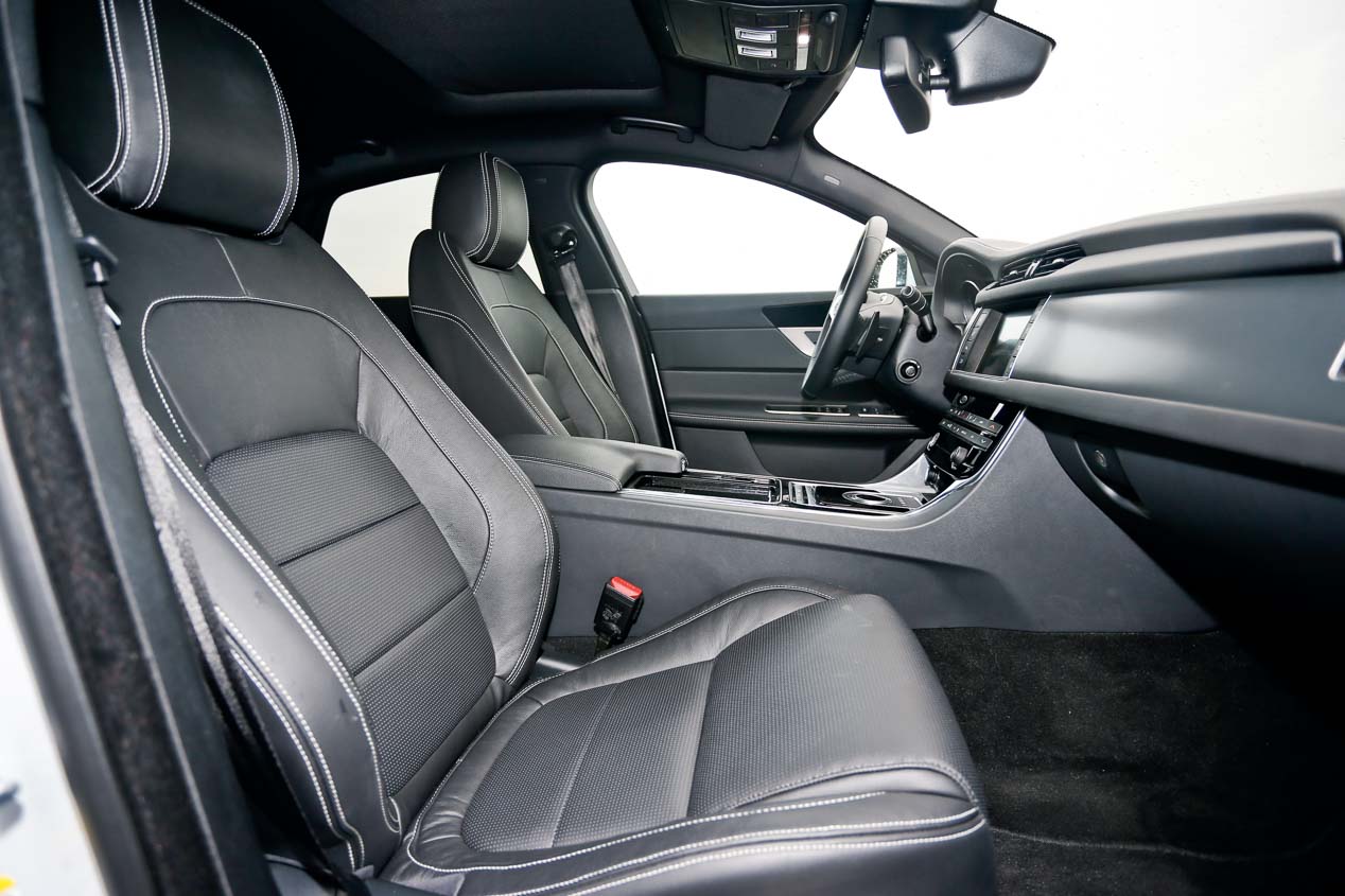 Nuevo Jaguar XF, Audi A6 y BMW Serie 5 y Jaguar XF: comparativa premium