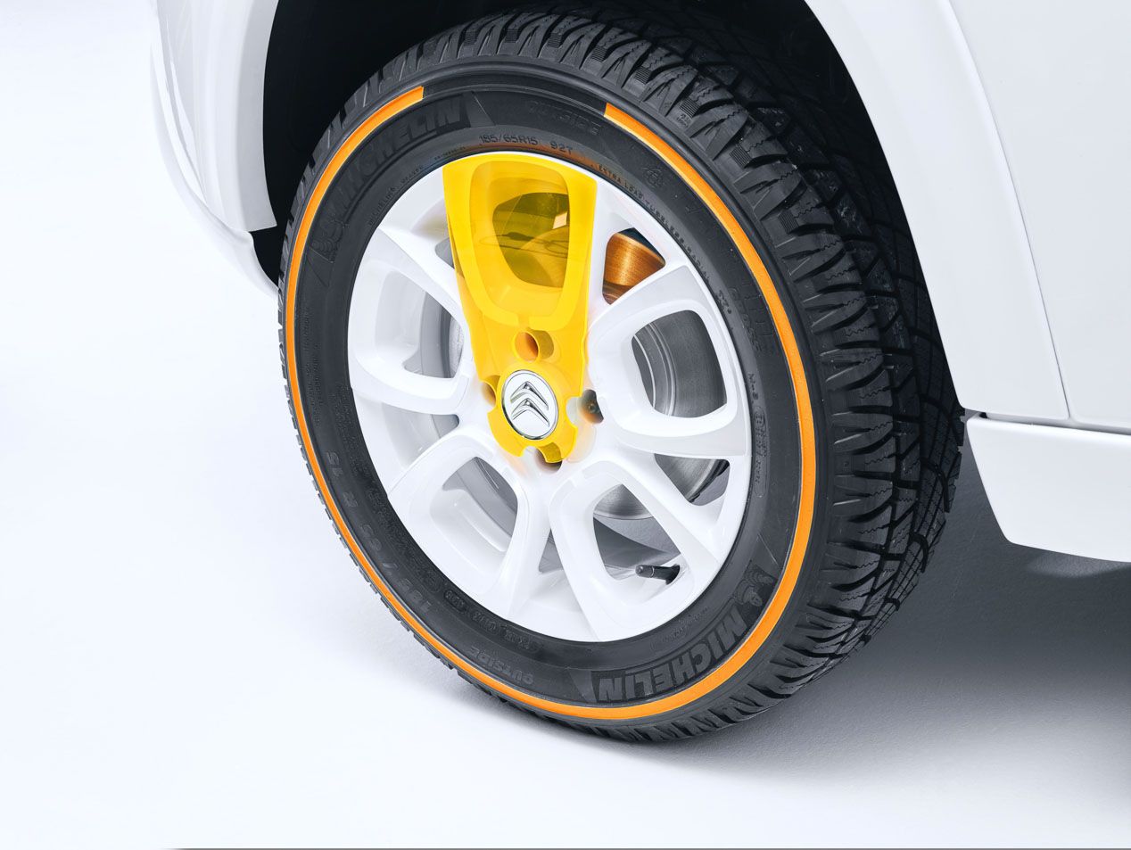 Citroën E-Mehari by Courrèges: concept a la moda