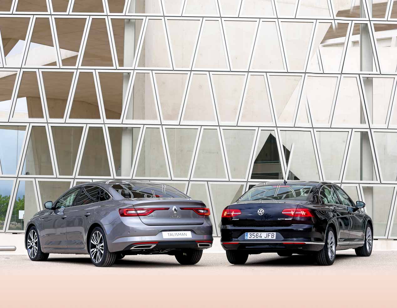 Renault Talisman 1.6 dCi 160 EDC frente a VW Passat 2.0 TDi 150 DSG