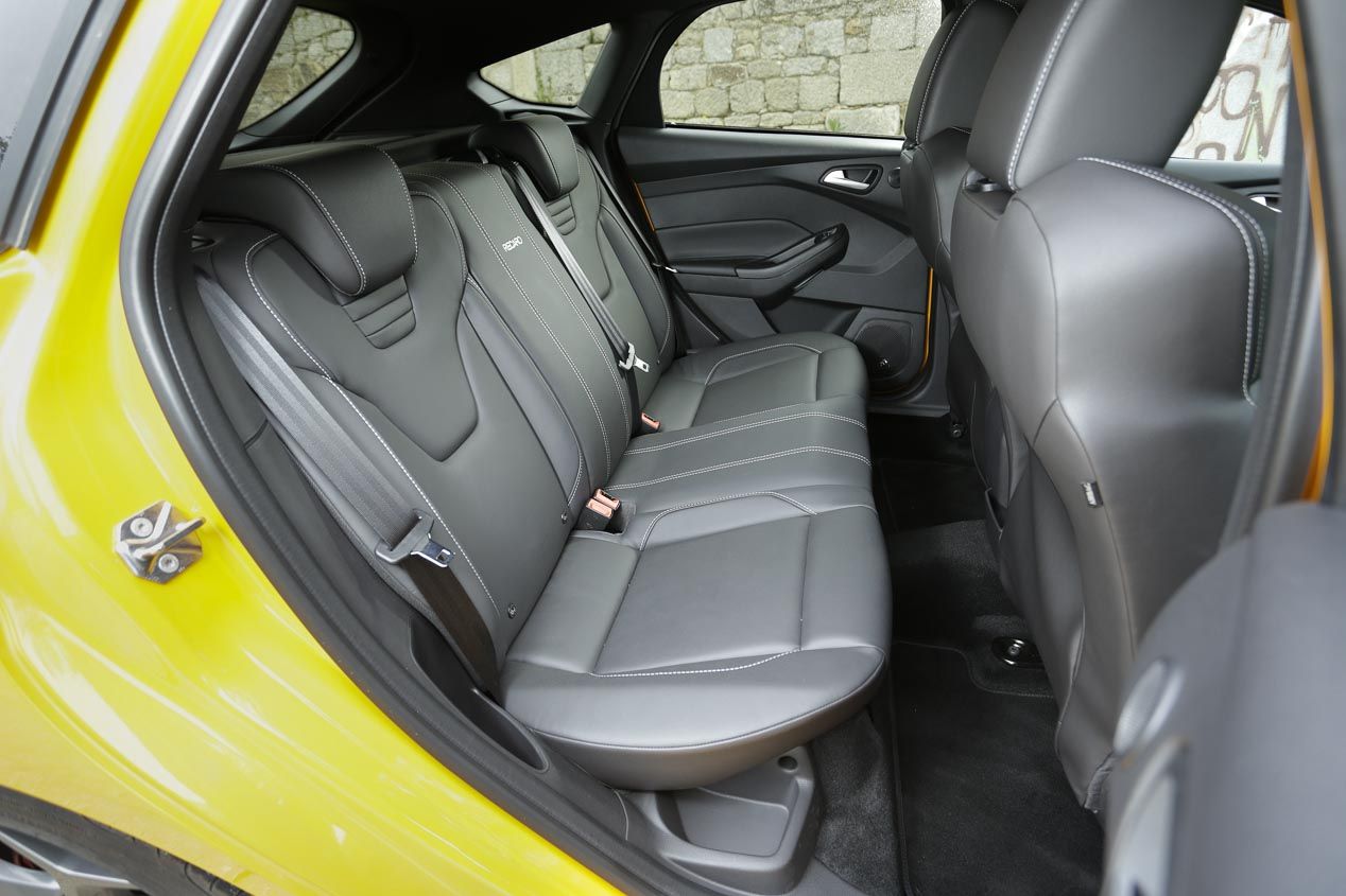 Comparativa: Ford Focus ST vs Volkswagen Golf GTI Performance