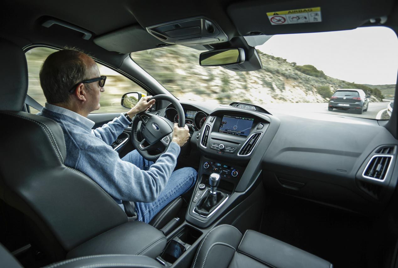 Comparativa: Ford Focus ST vs Volkswagen Golf GTI Performance
