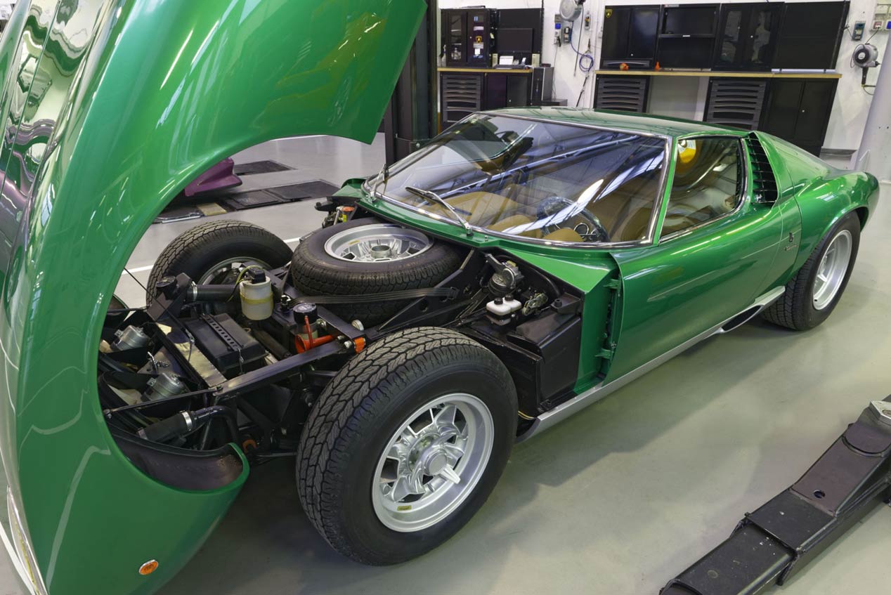Lamborghini PoloStorico restaura un Miura SV único de 1971