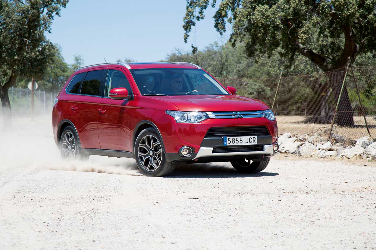 Mitsubishi Outlander & Honda CR-V: duelo de SUV japoneses
