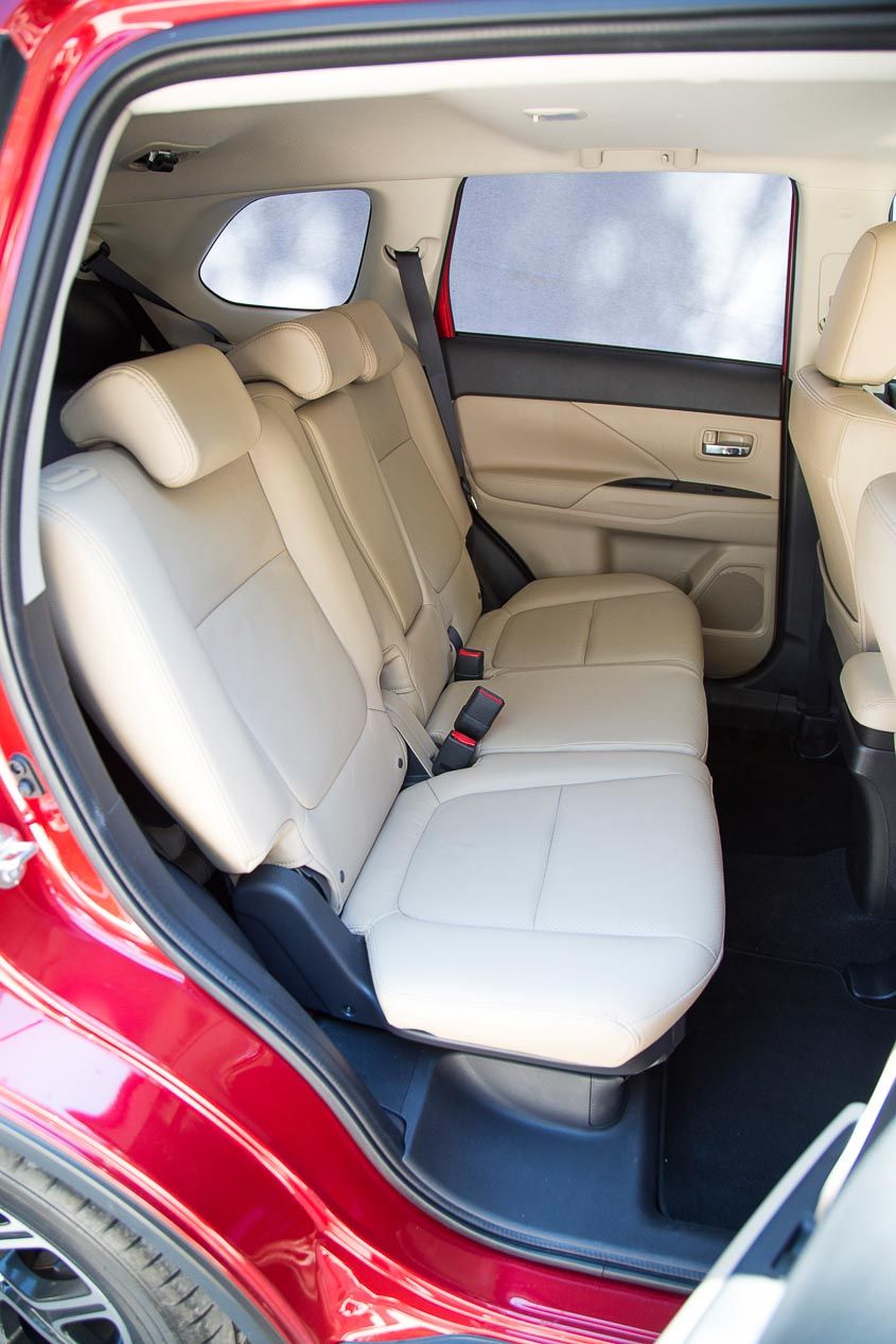 Mitsubishi Outlander & Honda CR-V: duelo de SUV japoneses