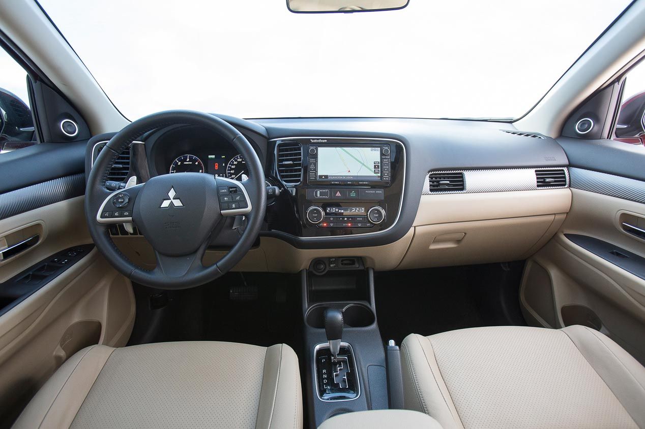 Mitsubishi Outlander & Honda CR-V: duelo de SUV japoneses