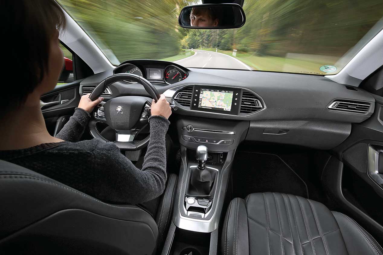 Opel Astra, Ford Focus, Peugeot 308 y Seat León: ¿cuál es mejor?