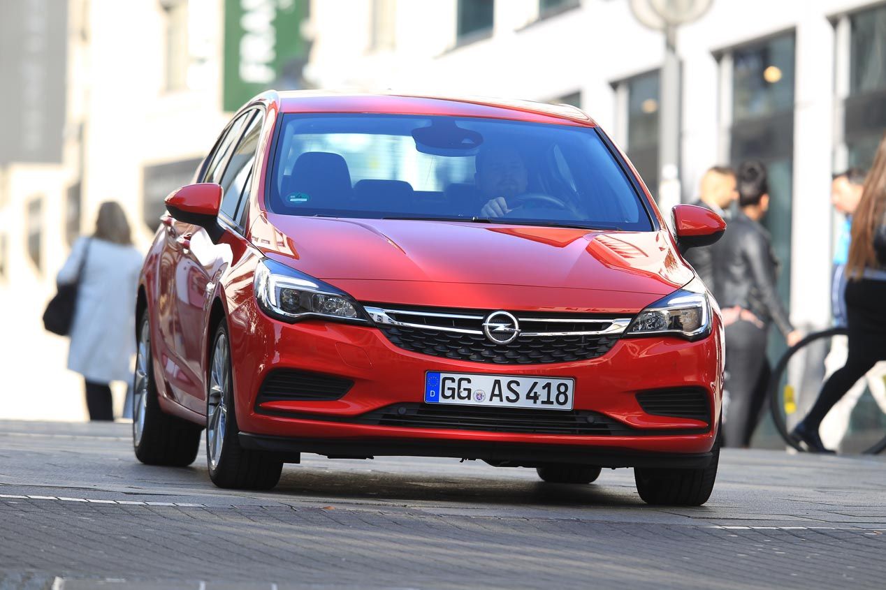 Opel Astra, Ford Focus, Peugeot 308 y Seat León: ¿cuál es mejor?