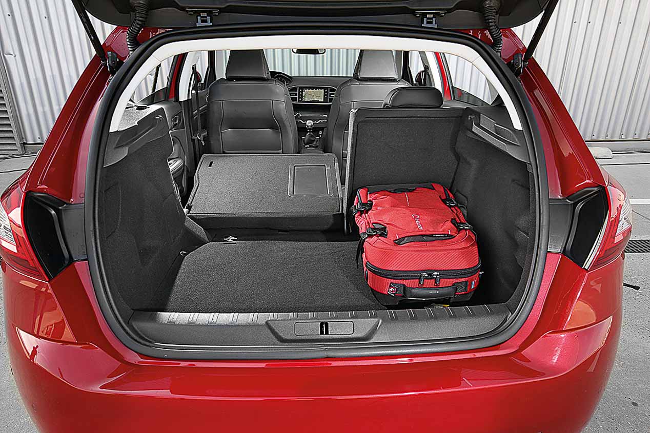 Opel Astra, Ford Focus, Peugeot 308 y Seat León: ¿cuál es mejor?