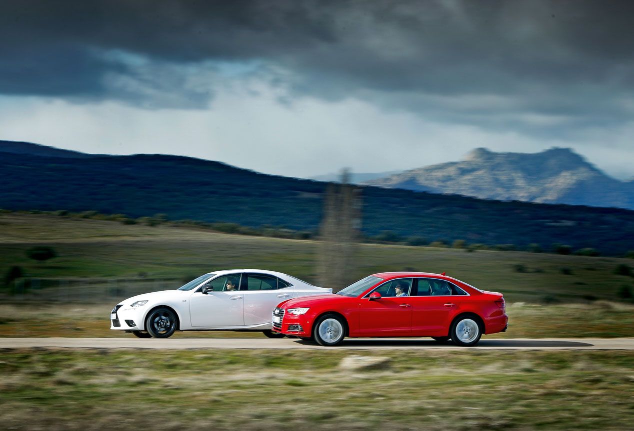 Comparativa: Audi A4 2.0 TFSI Ultra vs Lexus IS 300h, ¿cuál es mejor?