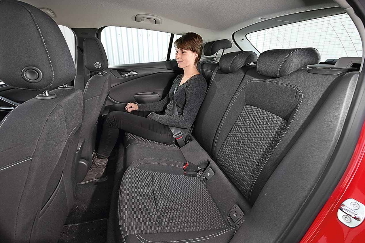 Opel Astra, Ford Focus, Peugeot 308 y Seat León: ¿cuál es mejor?