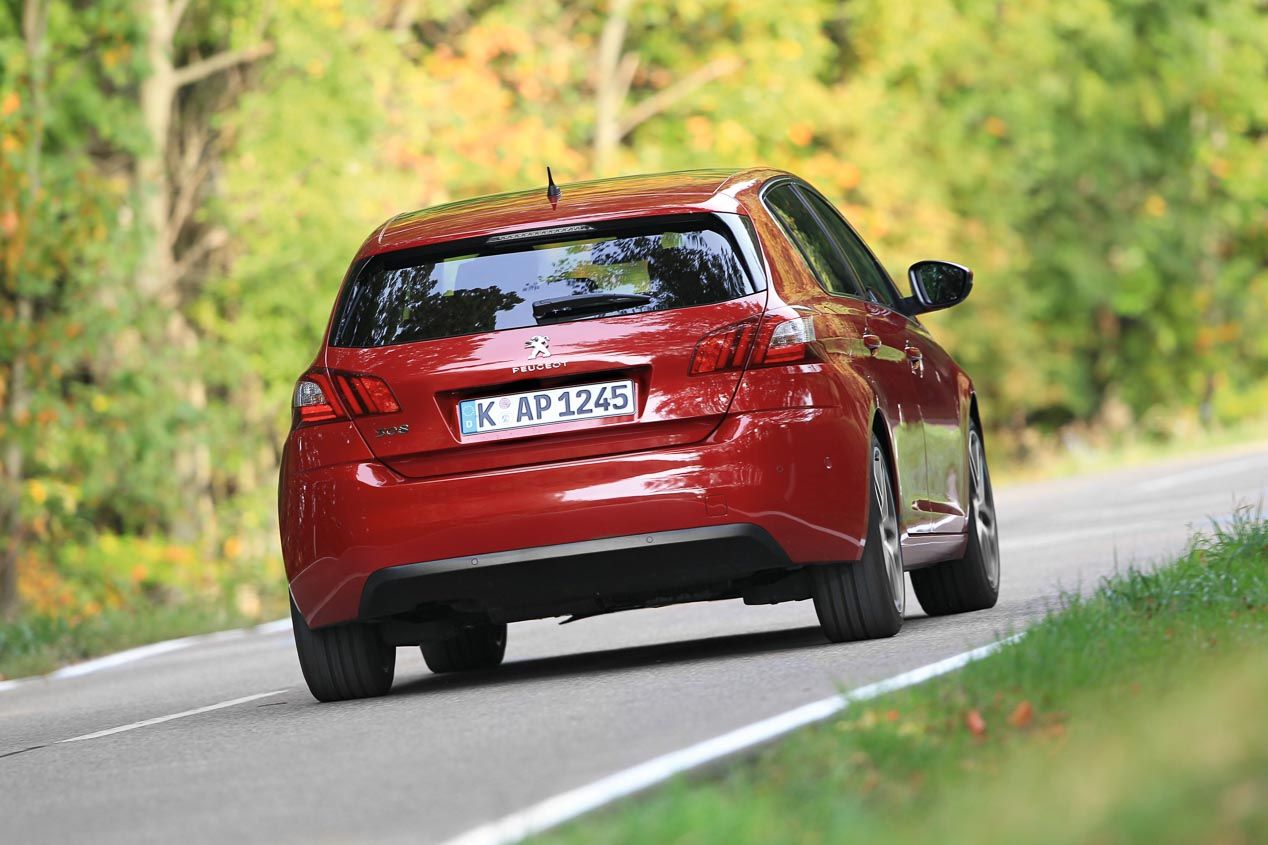 Opel Astra, Ford Focus, Peugeot 308 y Seat León: ¿cuál es mejor?