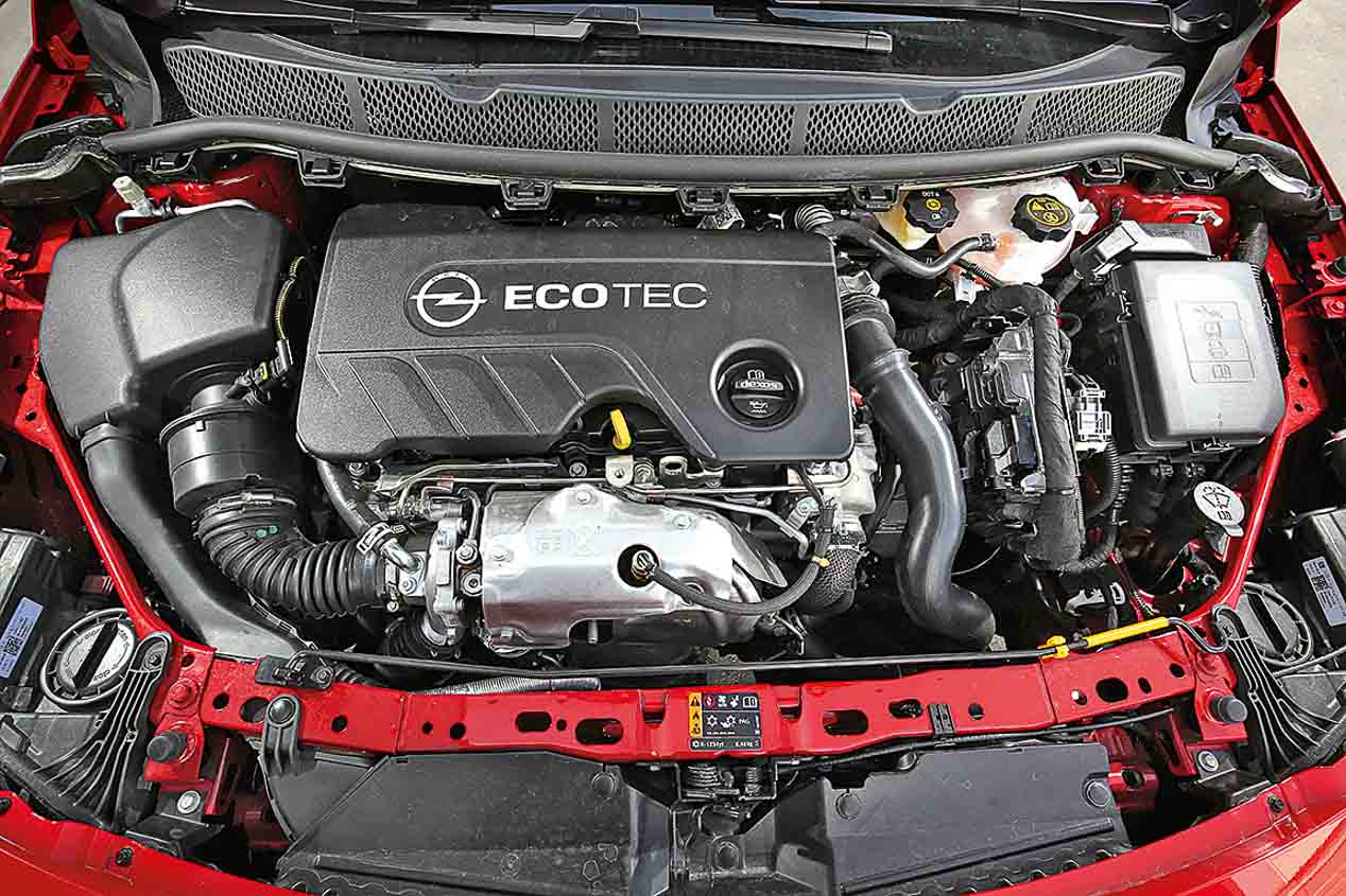 Opel Astra, Ford Focus, Peugeot 308 y Seat León: ¿cuál es mejor?