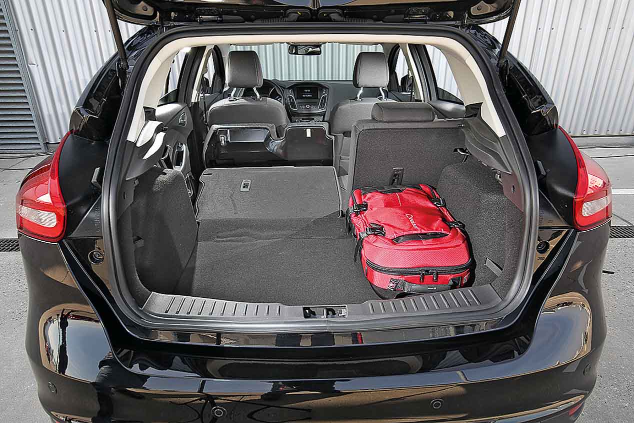 Opel Astra, Ford Focus, Peugeot 308 y Seat León: ¿cuál es mejor?