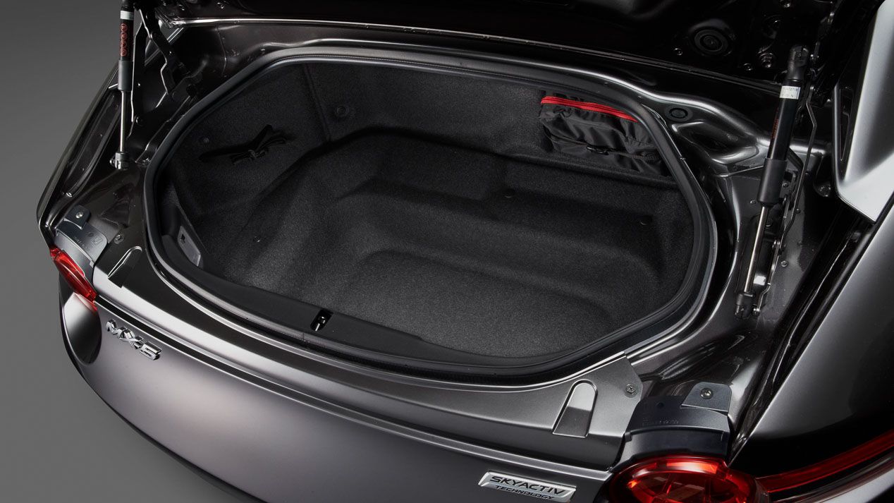 Mazda MX-5 RF, más confortable gracias a su techo retráctil