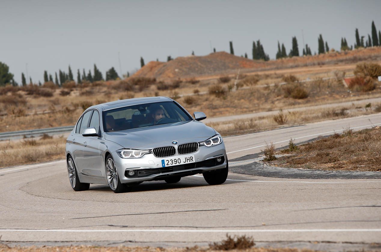 Audi A4 2.0 TDI, BMW 320d, Jaguar XE 2.0D, Lexus IS 300h, Mercedes C 220D