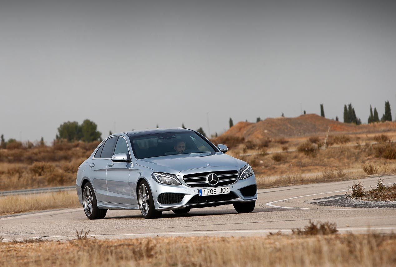 Audi A4 2.0 TDI, BMW 320d, Jaguar XE 2.0D, Lexus IS 300h, Mercedes C 220D