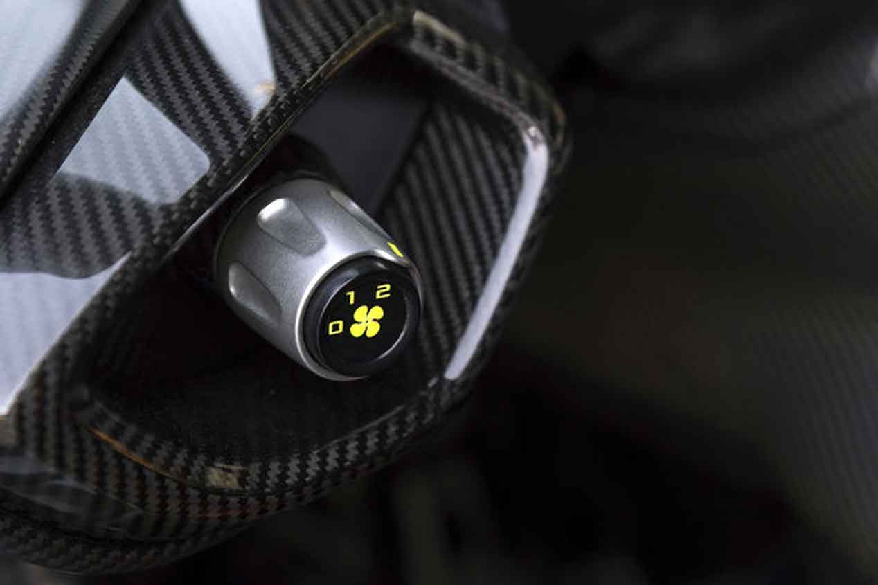 Probamos el Aston Martin Vulcan en el Circuito Yas Marina