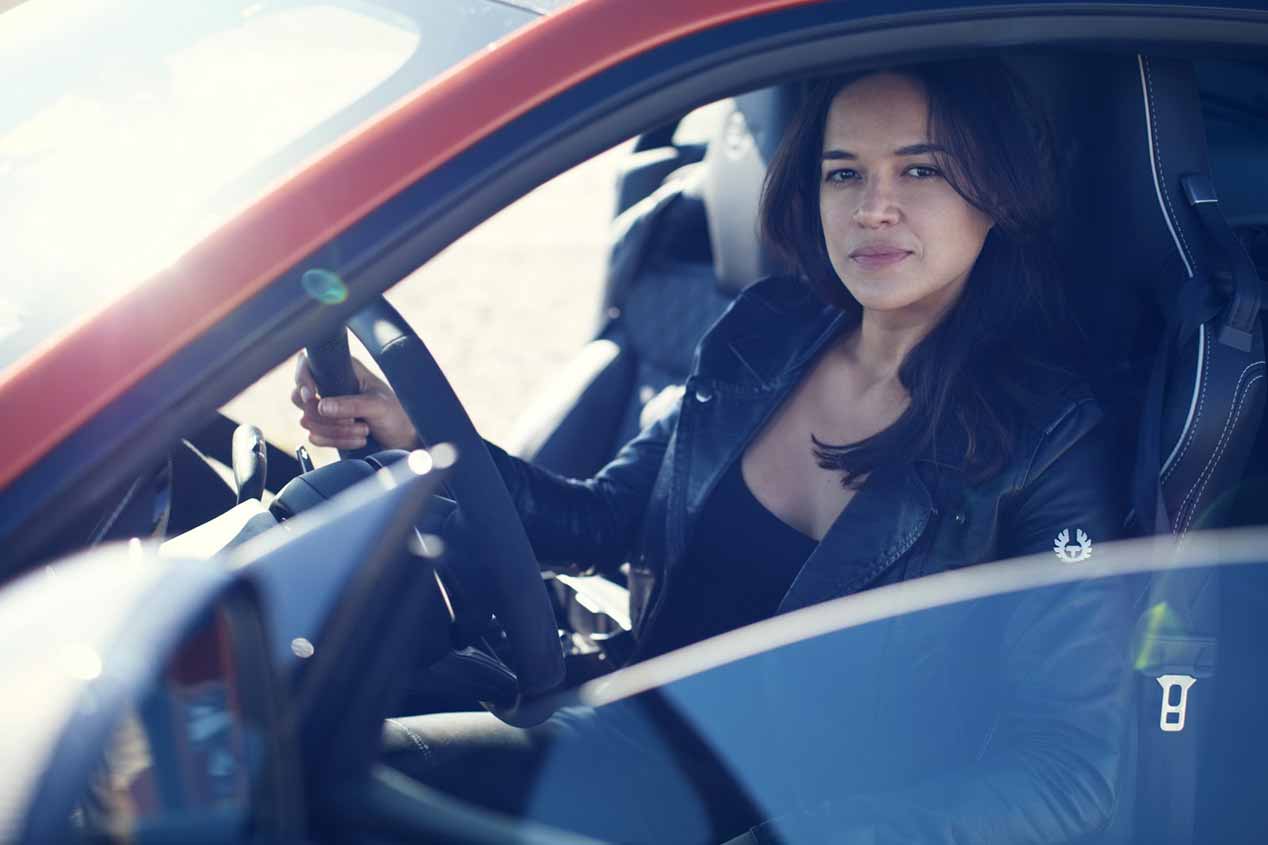 La actriz Michelle Rodríguez, a todo gas con el Jaguar F-Type SVR