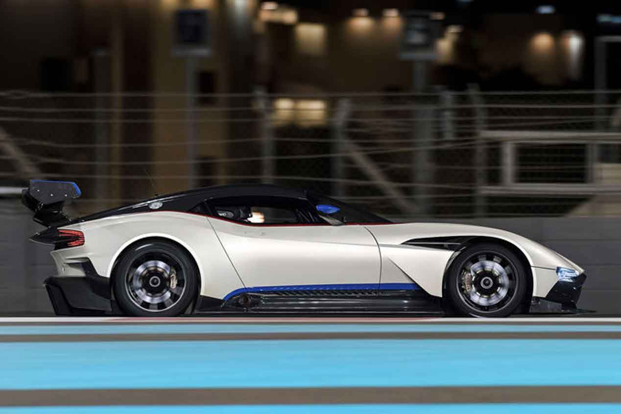 Probamos el Aston Martin Vulcan en el Circuito Yas Marina