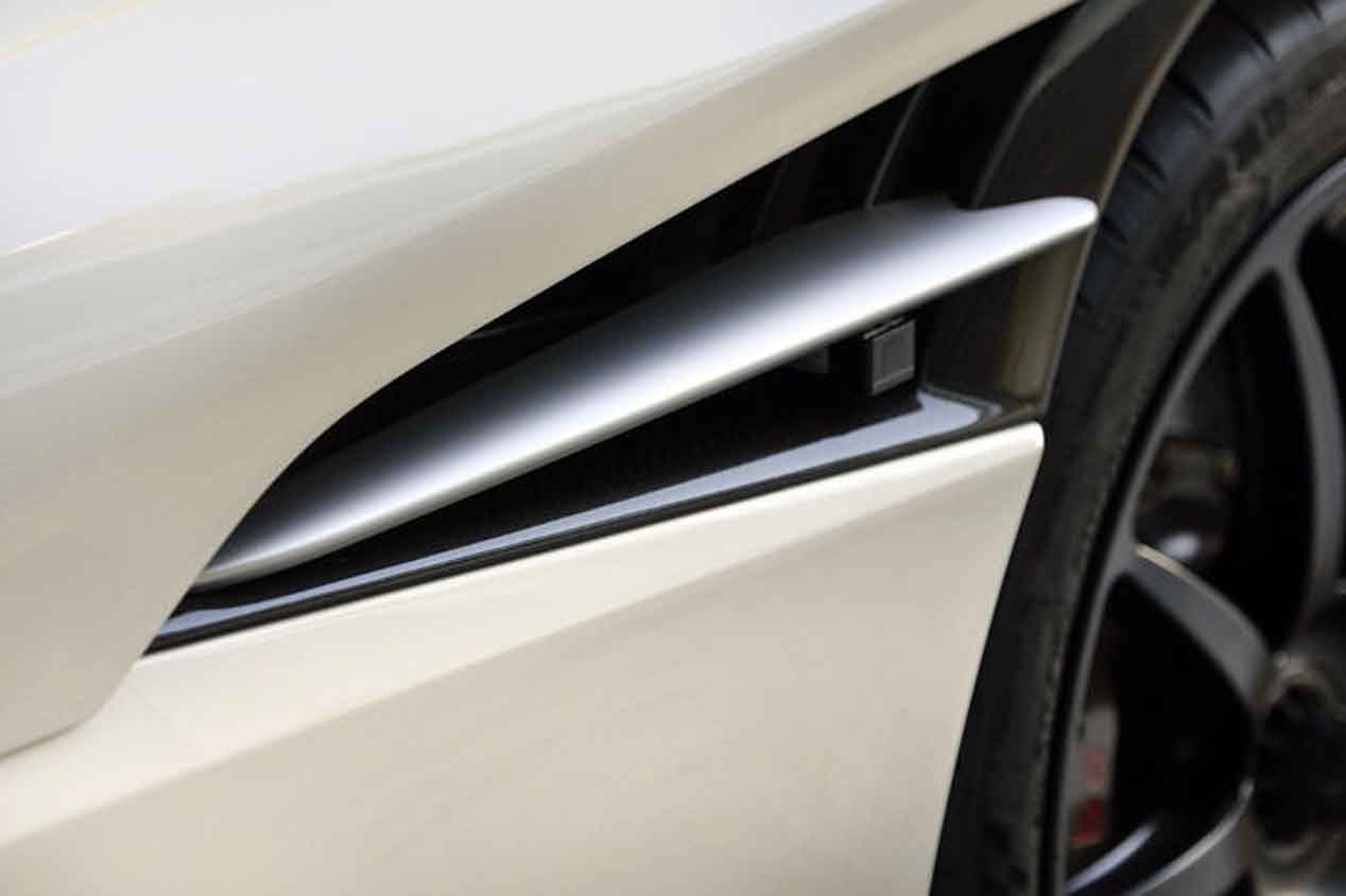 Probamos el Aston Martin Vulcan en el Circuito Yas Marina