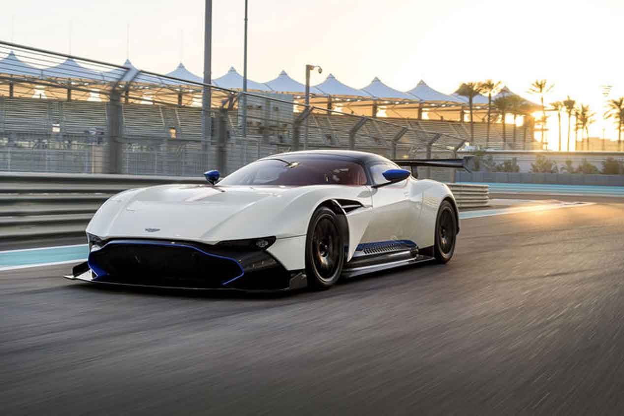Probamos el Aston Martin Vulcan en el Circuito Yas Marina