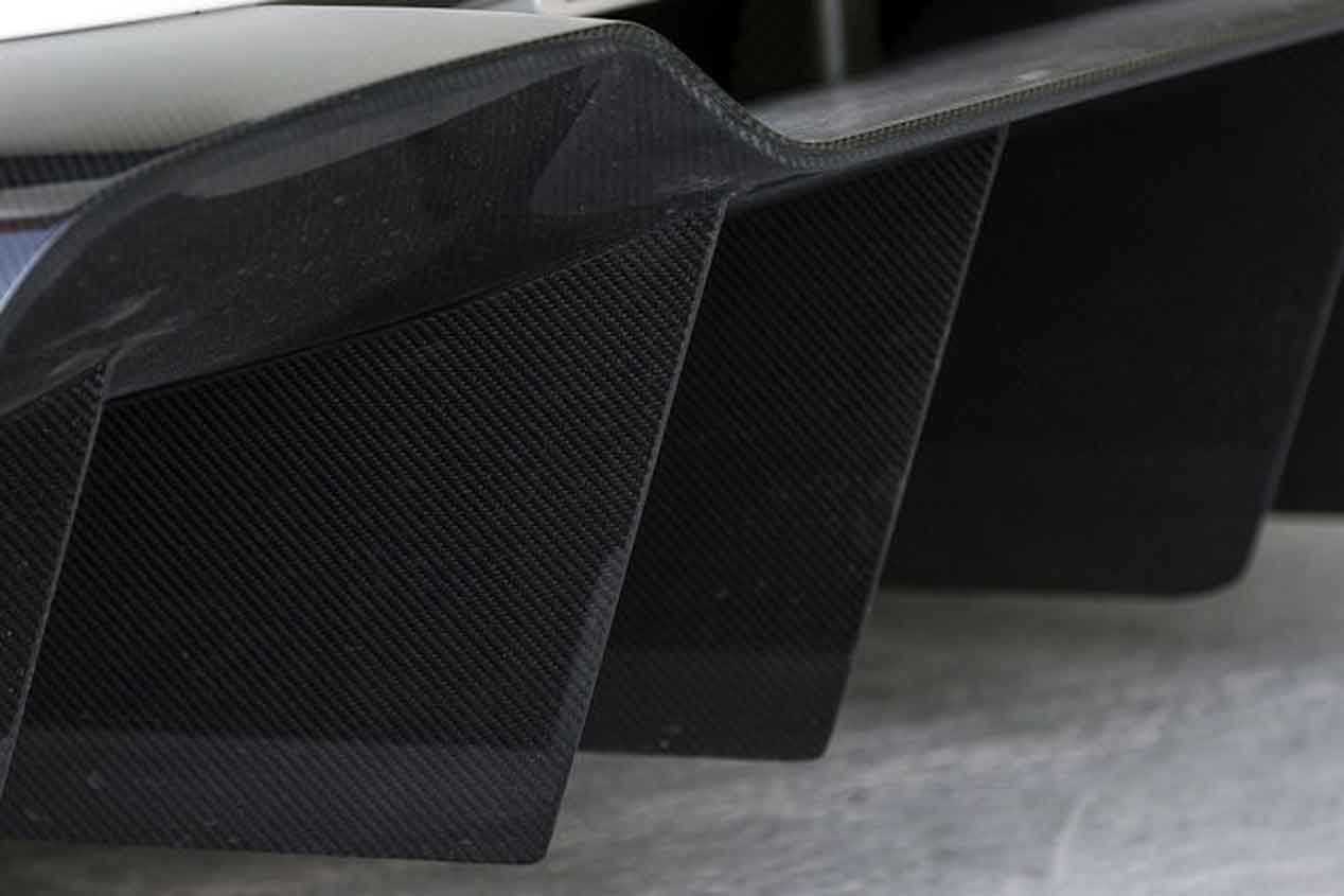Probamos el Aston Martin Vulcan en el Circuito Yas Marina