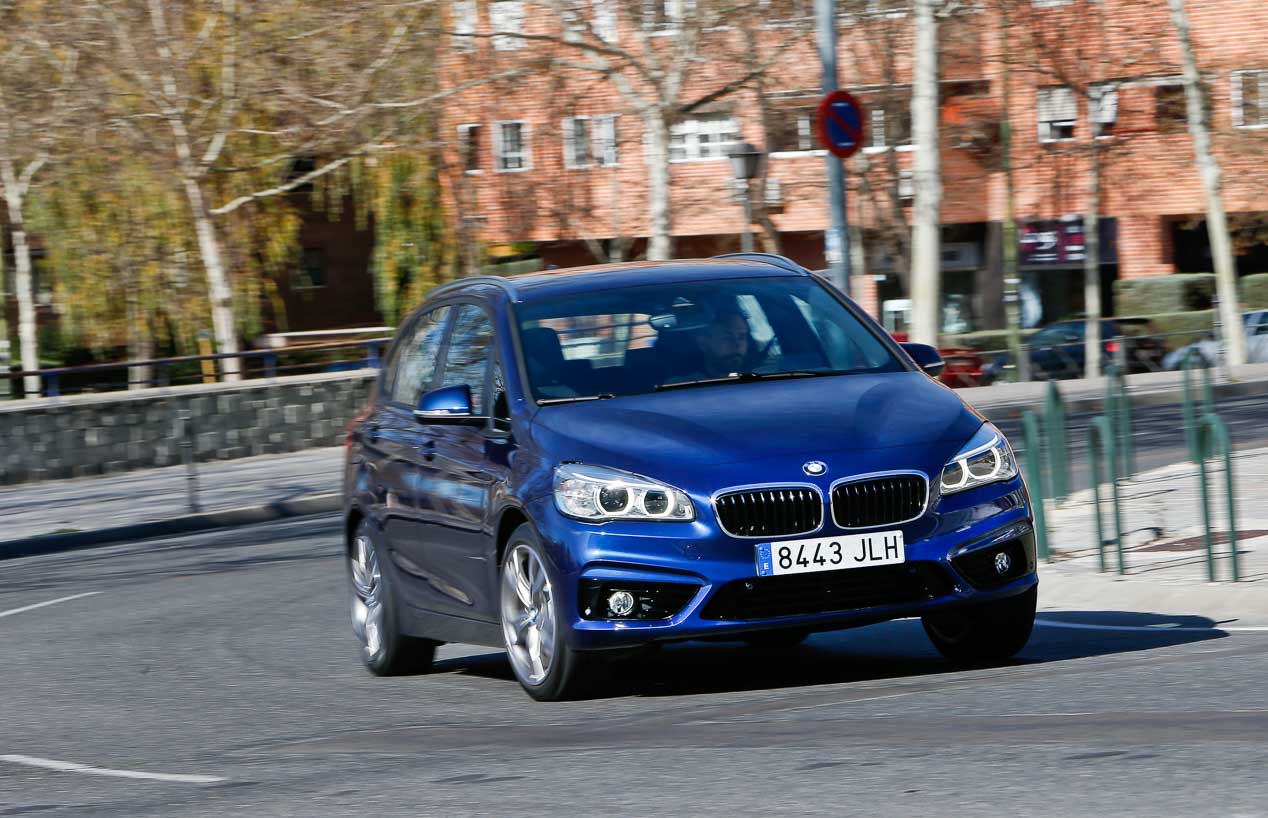 Así acelera y frena el BMW 225xe Active Tourer